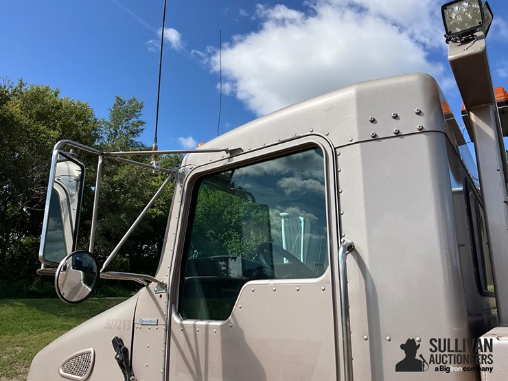 2007-kenworth-t300-image-15