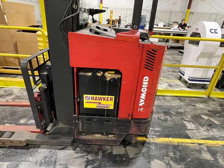 #7154-•-raymond-electric-forklift-image-22