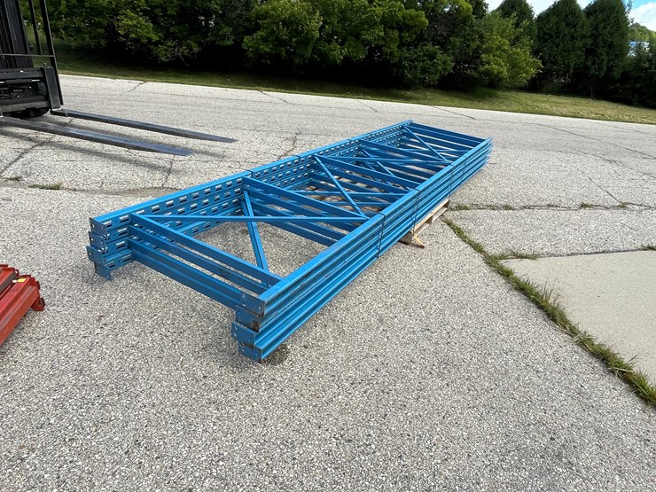 #1360-•-10'-pallet-racking-uprights-image-1
