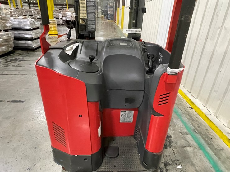 #7153-•-raymond-electric-forklift-image-16