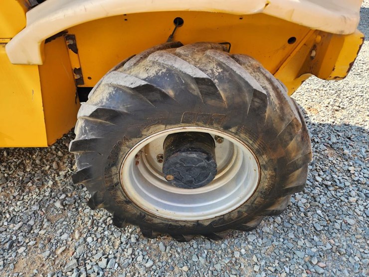 jcb-520-50-image-38