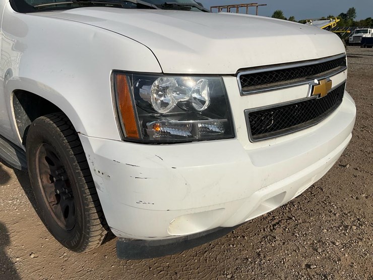 2013-chevrolet-tahoe-image-10