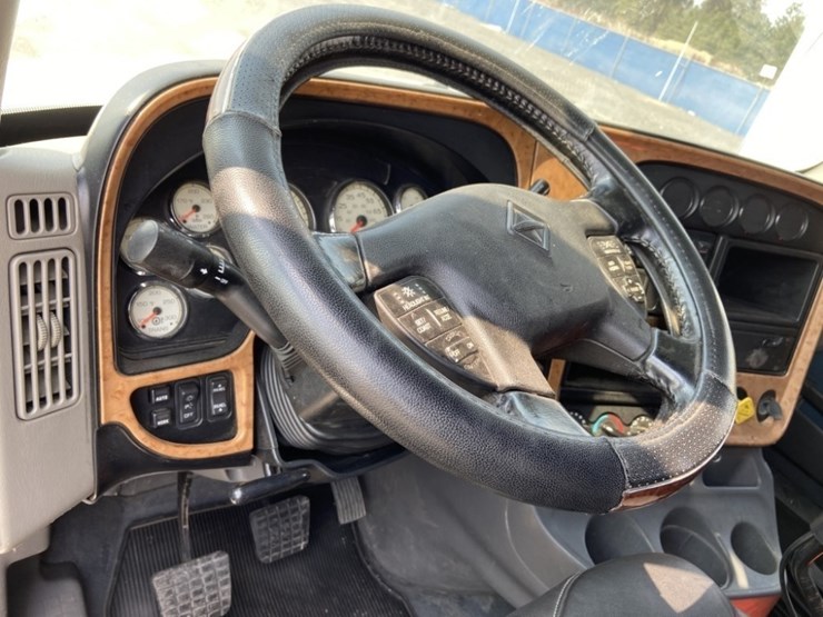 2010-international-prostar-image-16