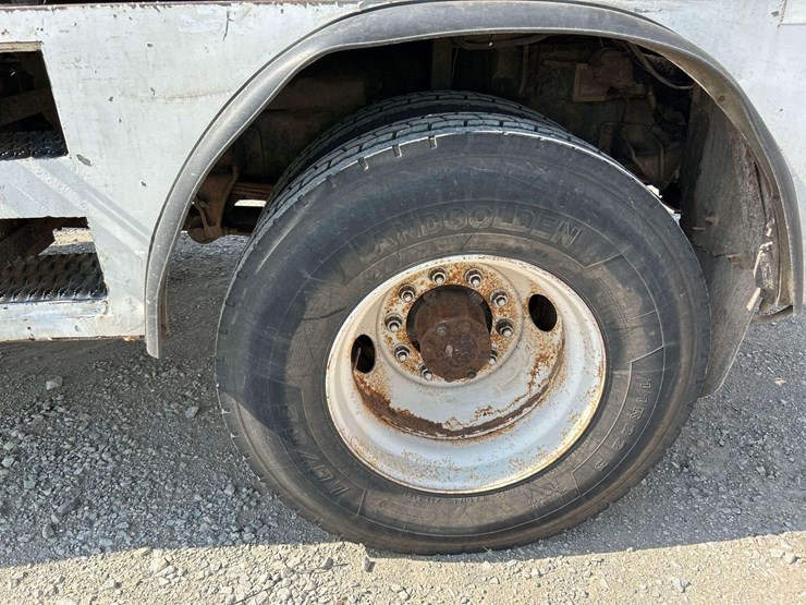 2005-international-durastar-4300-image-34