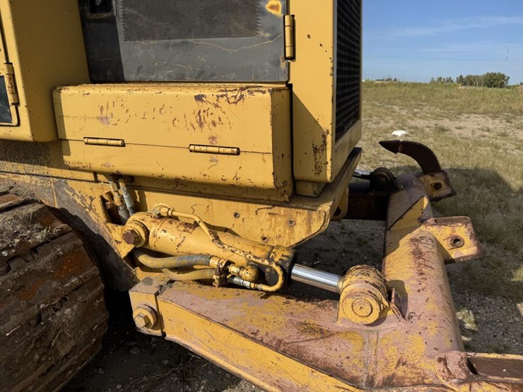 caterpillar-953-image-16