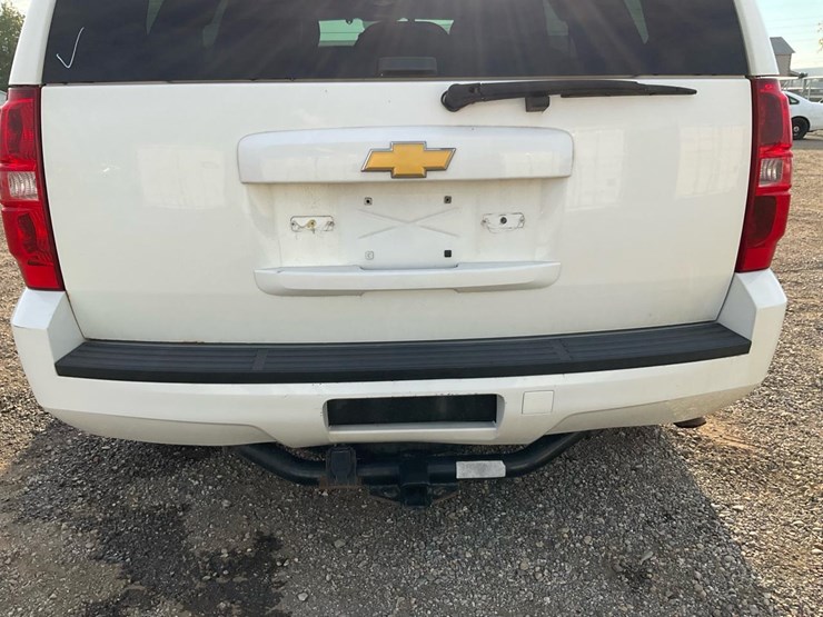 2013-chevrolet-tahoe-image-23