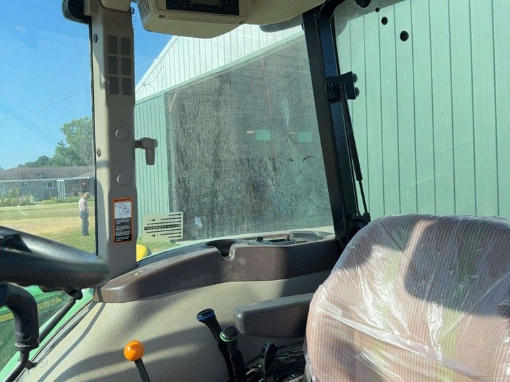 2011-john-deere-d-image-18
