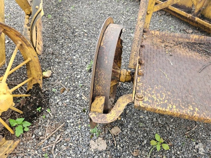 2016-caterpillar-18-image-20