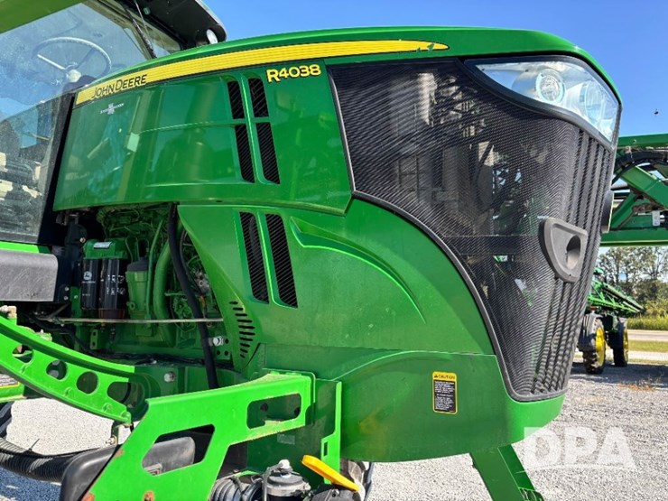 2014-john-deere-r4038-image-25