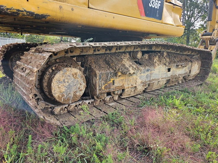 2017-caterpillar-336f-image-84