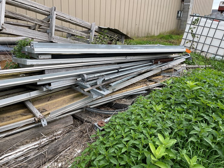 #7126-•-pile-of-used-garage-doors,-sheet-metal-and-more-image-11