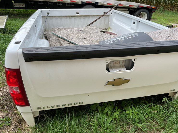 #7127-•-8'-chevy-truck-box-image-3
