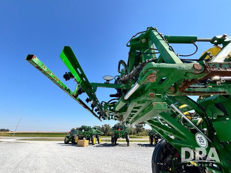 2017-john-deere-r4038-image-112