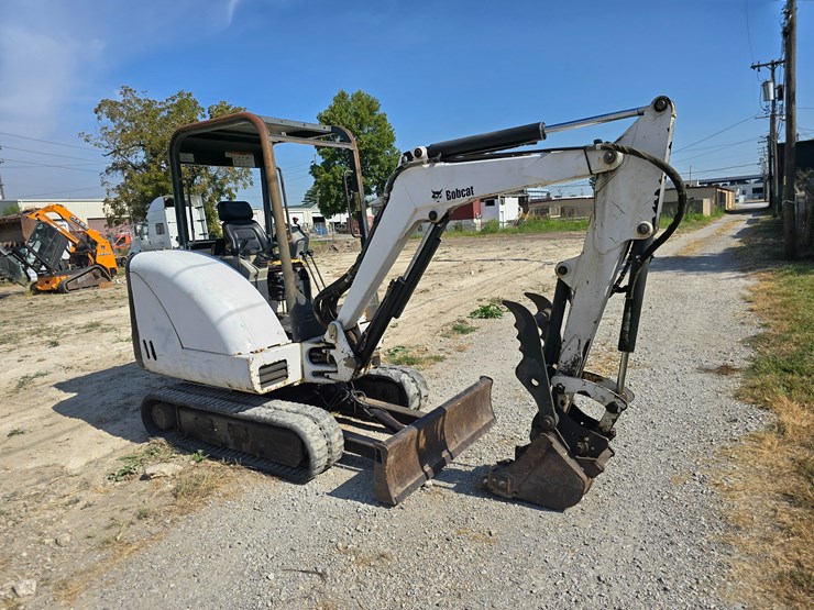 2003-bobcat-328d-image-33
