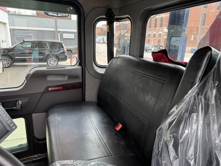 2019-kenworth-t270-image-58