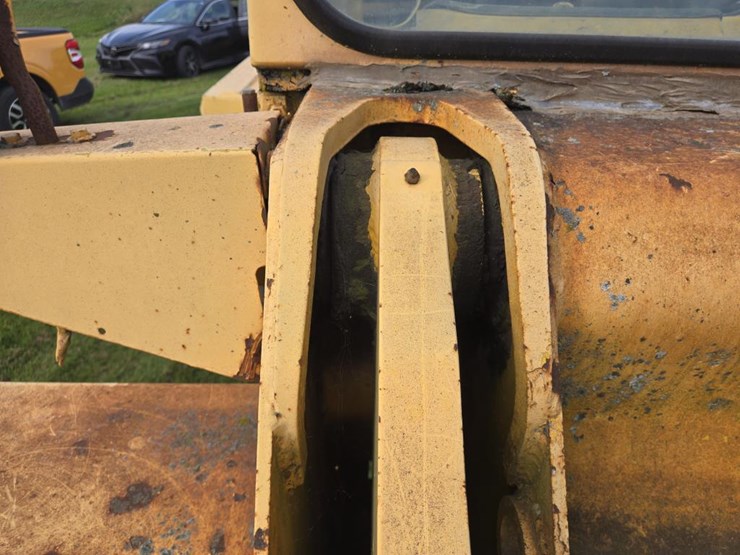 massey-ferguson-55c-image-18