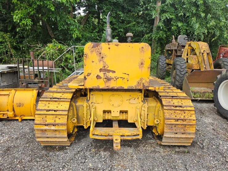 2013-caterpillar-d6-image-4