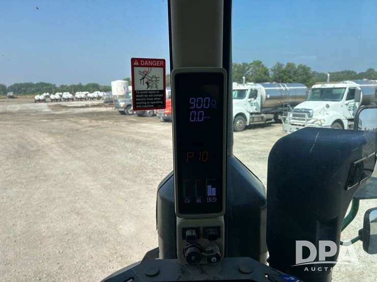 2020-john-deere-10-image-41