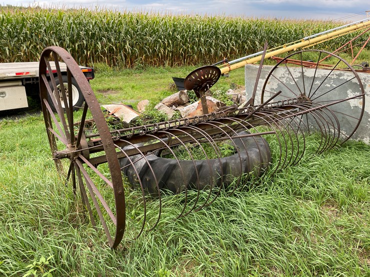 #7129-•-steel-wheel-spring-tine-impliment-image-3