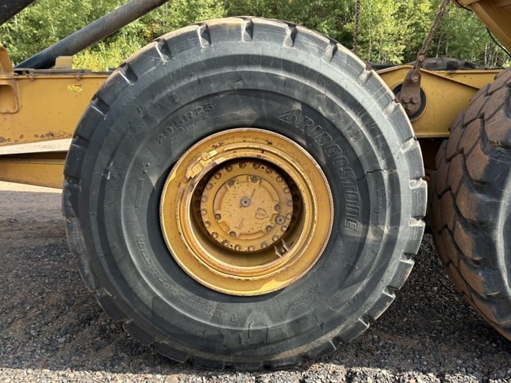 caterpillar-745-image-109