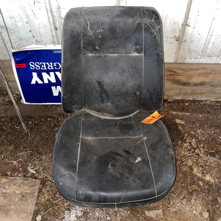#7177 • Equipment Seat