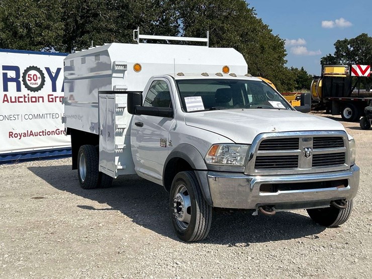 2012-dodge-ram-5500-image-4