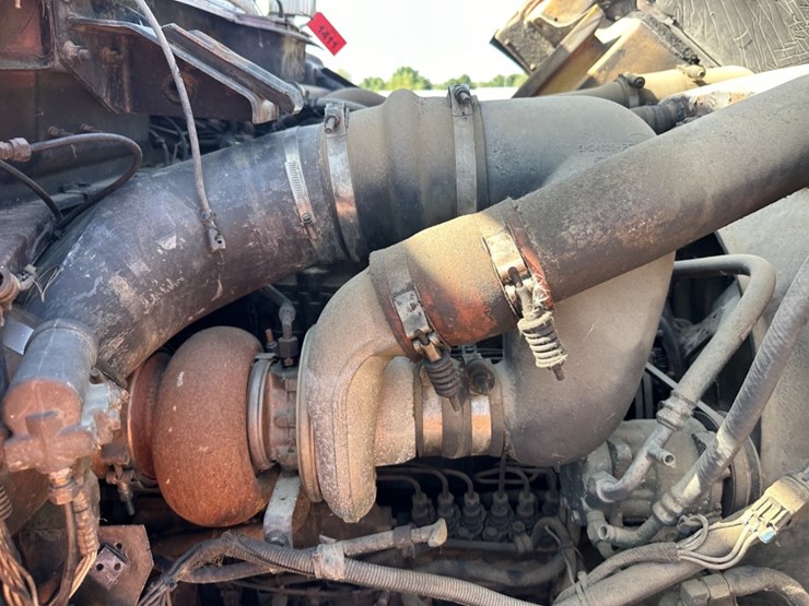1997-mack-dm690s-image-22