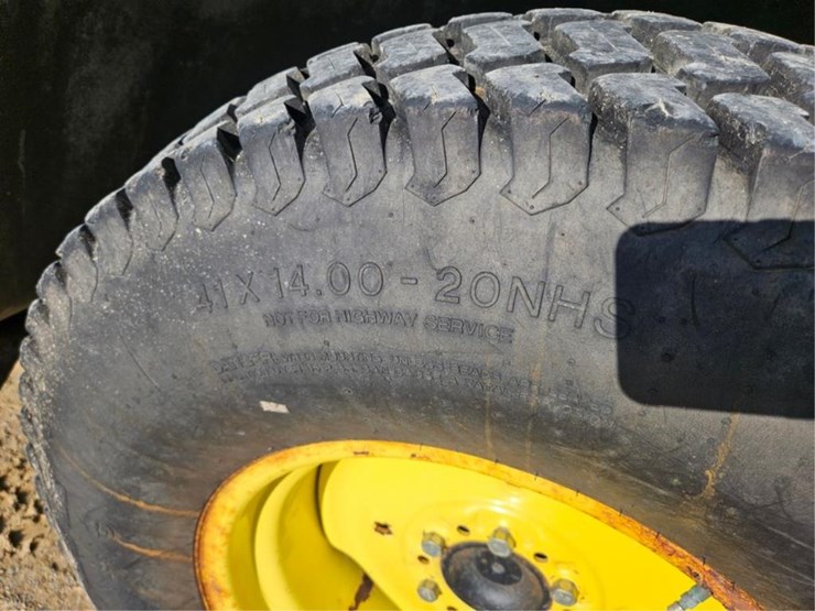 2000-john-deere-4400-image-39