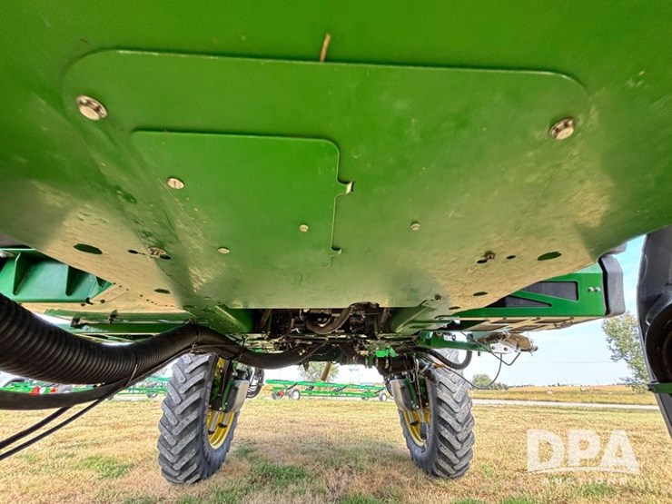 2019-john-deere-r4045-image-30