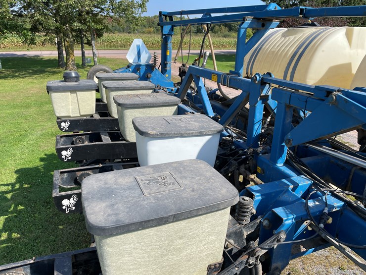 kinze-2300-image-30