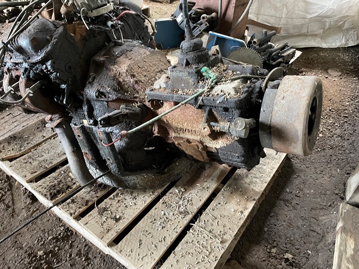 #7152-•-engine-and-transmission-image-4