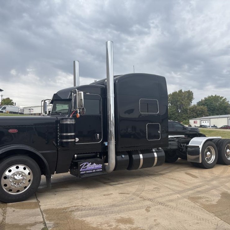 PETERBILT 389