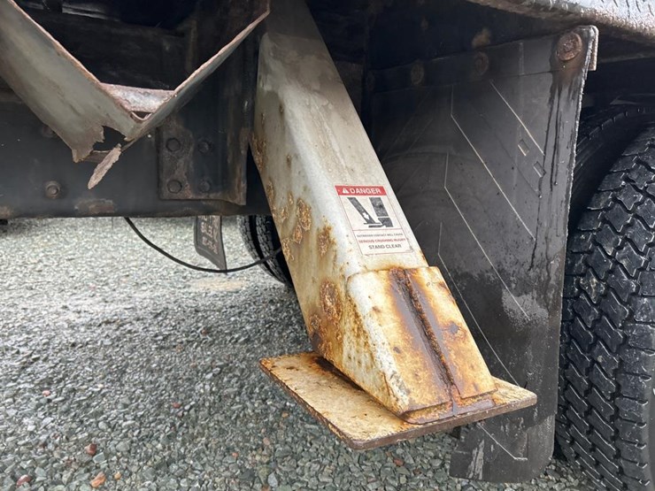 2002-international-durastar-4300-image-38