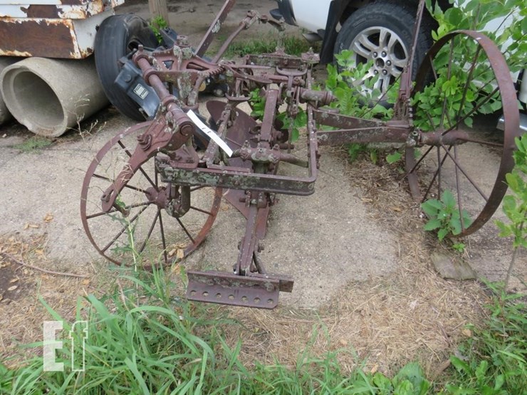 john-deere-11-image-2