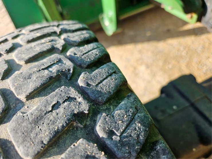 2000-john-deere-4400-image-44