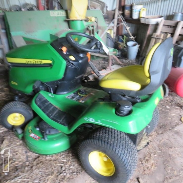 JOHN DEERE X330