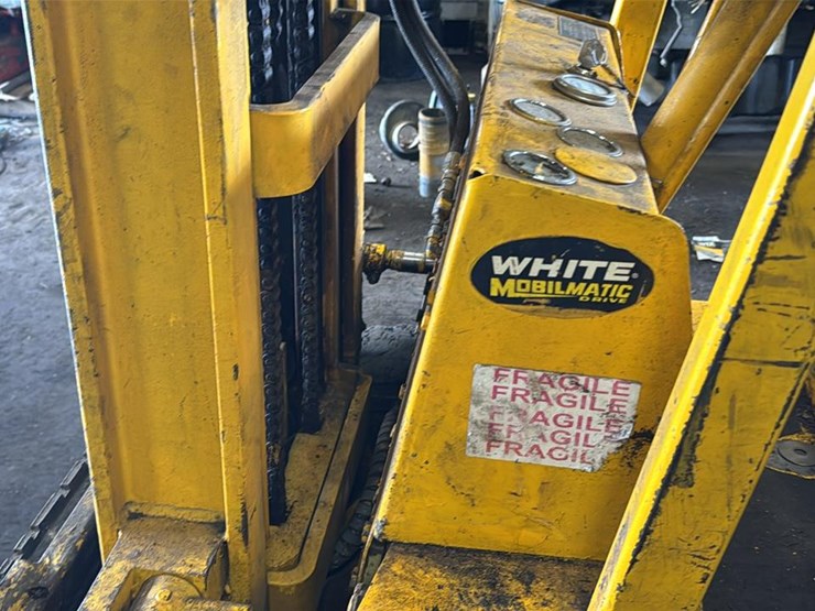 caterpillar-th82-image-31