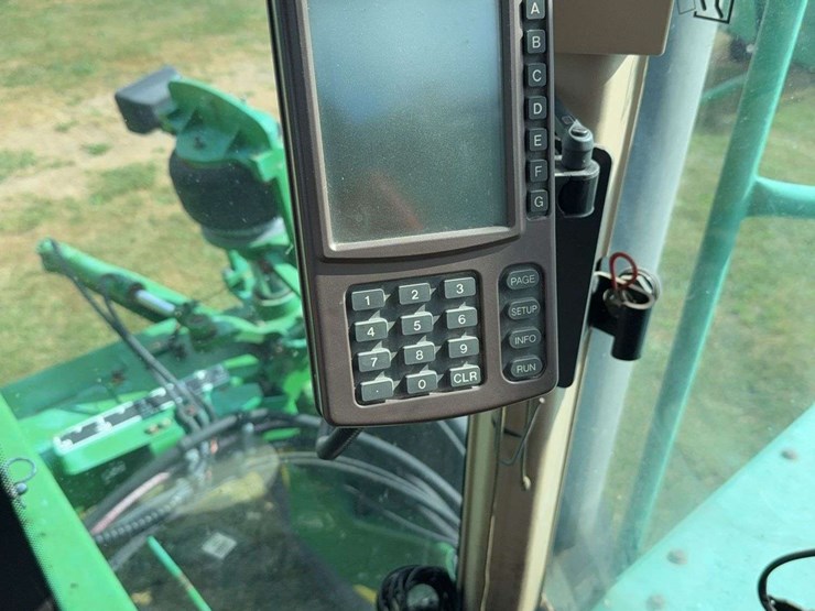 2000-john-deere-4700-image-22