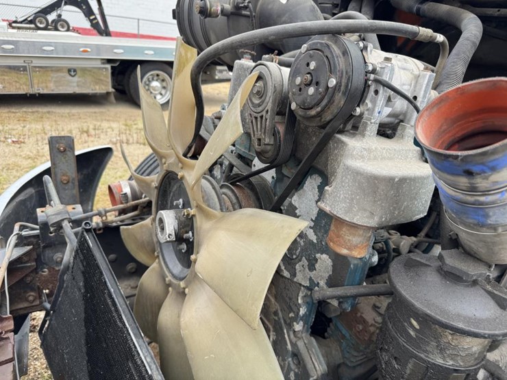2004-international-durastar-4400-image-57