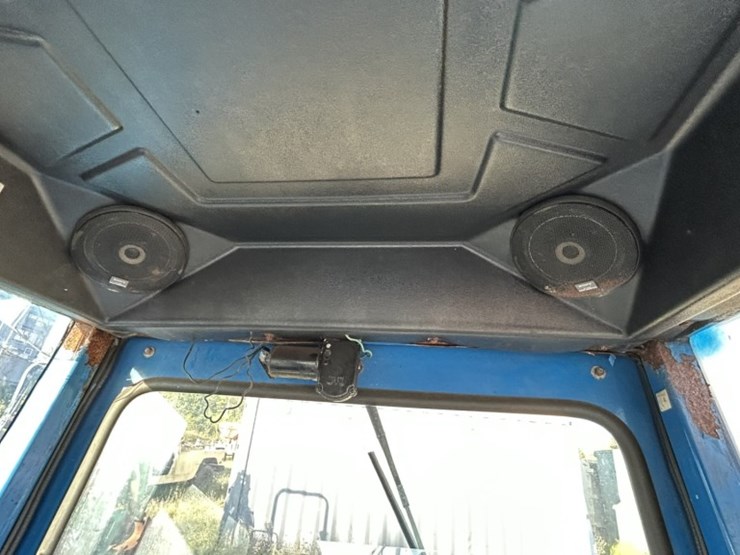 ford-1220-image-58