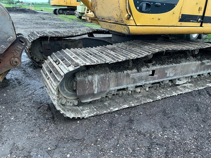 deere-200-lc-image-36