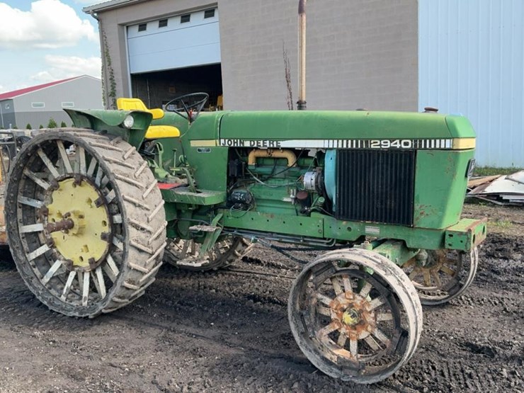 john-deere-2940-image-1