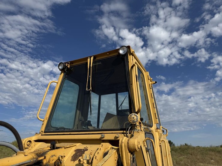 caterpillar-953-image-9