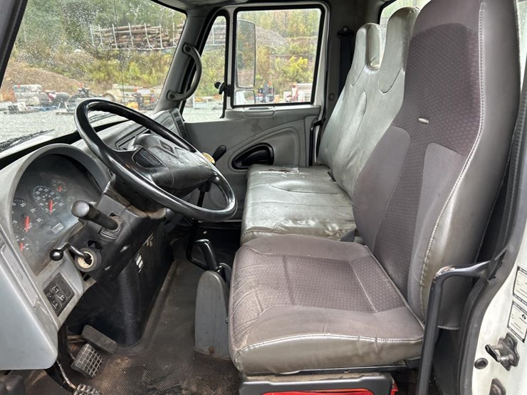 2002-international-durastar-4300-image-76