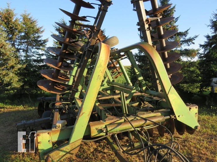 john-deere-230-image-1