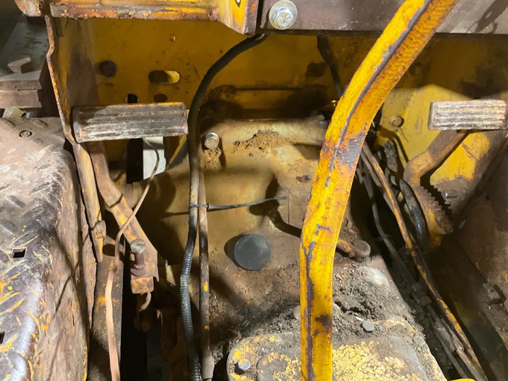 john-deere-420-image-31
