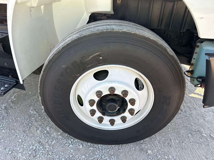 2018-international-durastar-4300-image-31