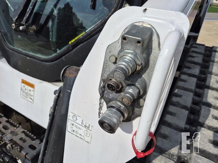 2014-bobcat-t650-image-13