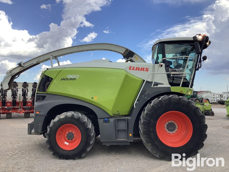 2022-claas-jaguar-960-image-4