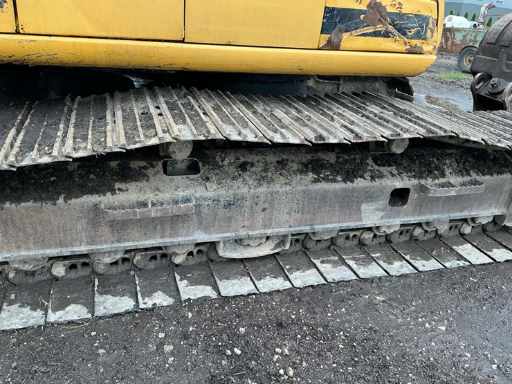 deere-200-lc-image-34